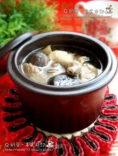 Stewed chicken with double mushrooms