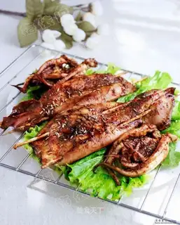 Grilled squid in sauce