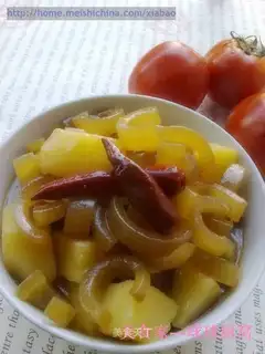 Stewed potatoes with meat skin