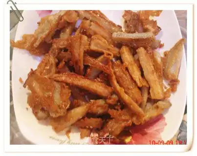 stir-fried lotus root strips with salted egg yellow
