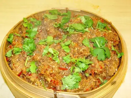 Steamed beef with rice flour