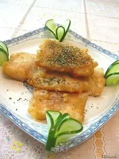 Crispy fish pieces with salt