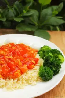 Spaghetti with minced pork and tomato sauce
