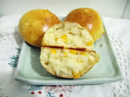 Milky corn buns