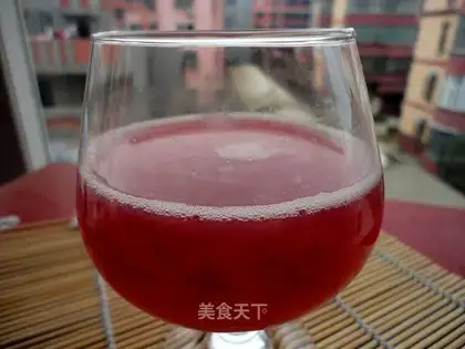 Fresh pomegranate juice