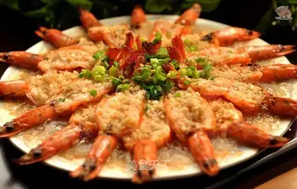 A garlic fan with a shrimp back