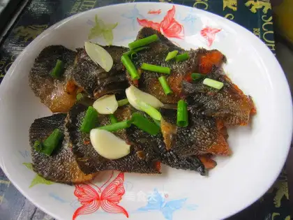 Fried fish tail