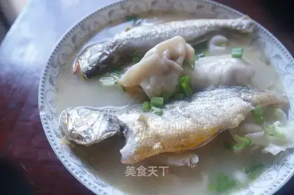 Little yellow fish dumplings