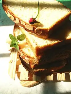 Almond Lou toast