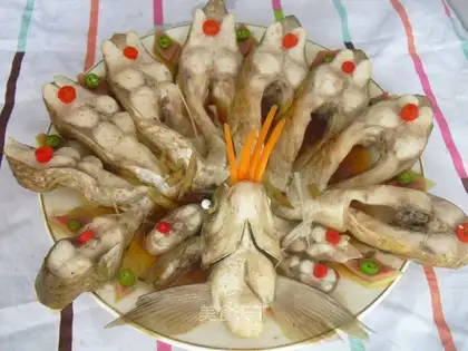 Peacock Opens Fish