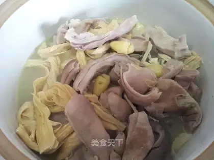 White fruit hog belly