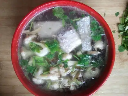 Sour soup with fish cuisine