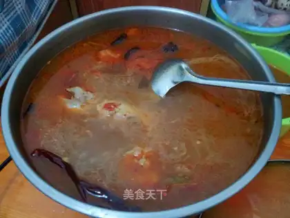 Red soup hot pot