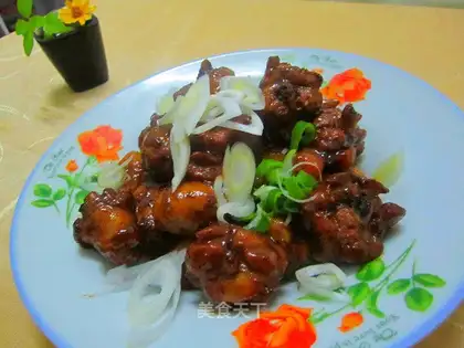 Red-burned chestnut chicken