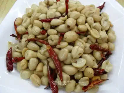 Spicy peanuts