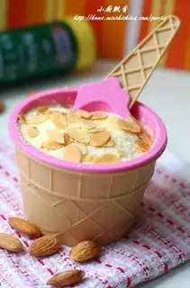 Cheese-fruit ice cream