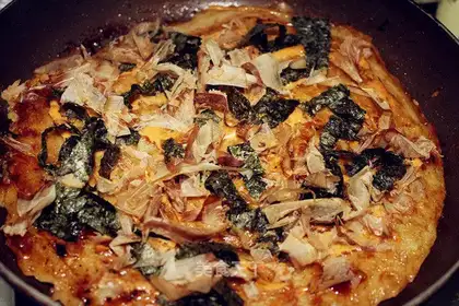 Japanese pizza - Osaka burning