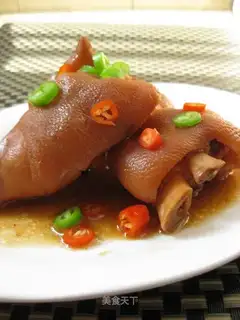 Spicy pig hoof