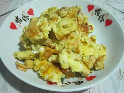 Sour chicken fried eggs