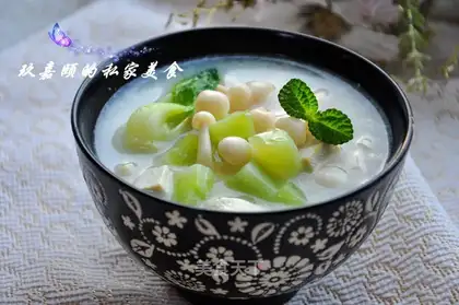 Emerald white soup