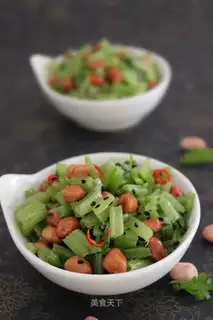Celery with peanuts