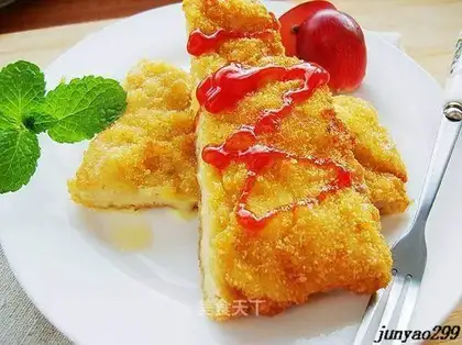 Gold cheese chicken steak