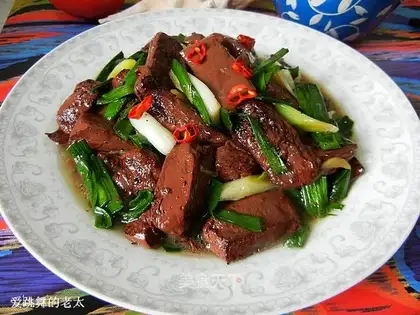 Garlic and pig blood