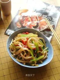 Spicy pig skin