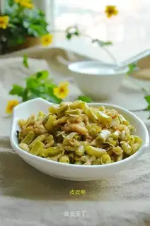 Sour-beans fried eggs