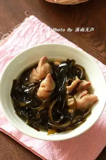 Pig hoof sea soup