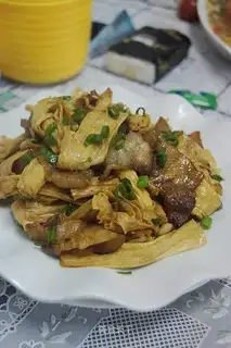 Pighead roasted bamboo