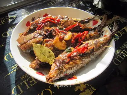 Red-burned mackerel