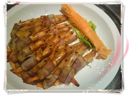 Bacon shrimp rolls