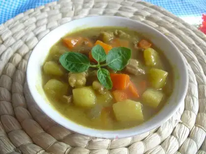 Curry beef soup