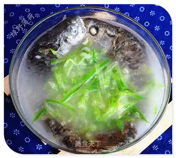 Snack radish soup