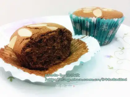 Almond chocolate cake