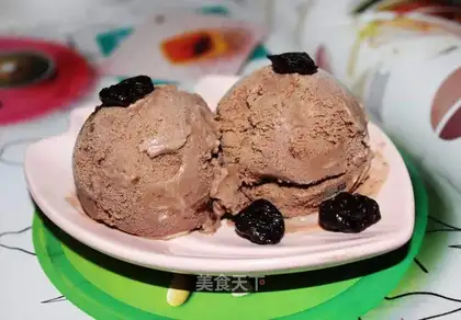 Cherry cocoa ice cream