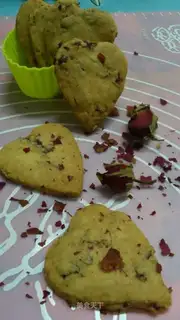 Rose heart cookies