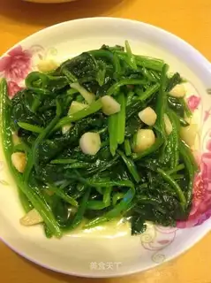 Garlic spinach