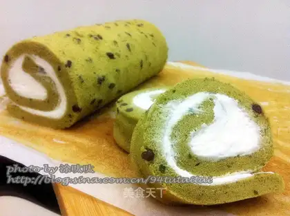 Bean with tea and cream rolls