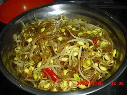 Soybean sprouts