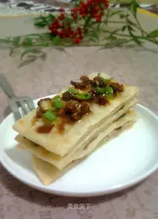 Beef sauce pancakes