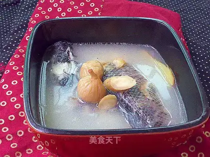 Soup from the figs and cucumbers