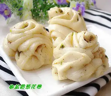 Precious onion rolls