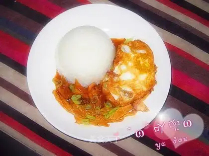Red chicken leg rice