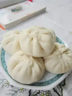 Sour sauce and pork buns