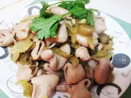 Sour sauce and pig intestines