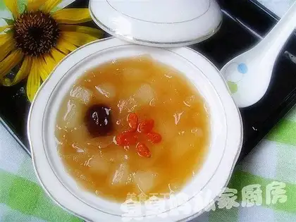 Tremella pear soup