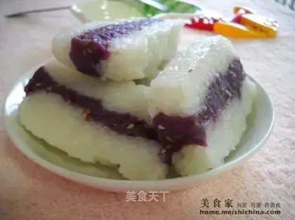 Sesame and purple potato jelly cake