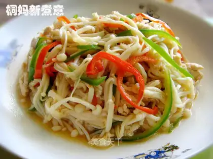 Shredded chicken with golden lily salad